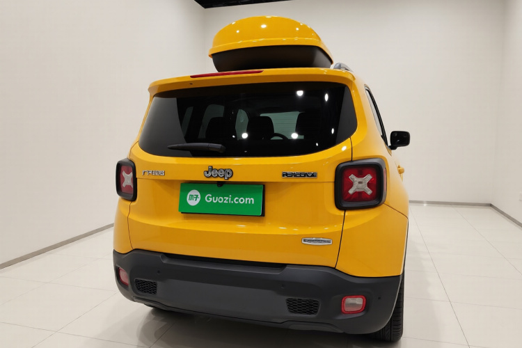 Jeep 自由侠 2018款 互联大屏版 180T 自动高能版车身外观6