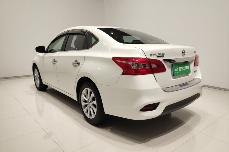 日产 轩逸 2022款 经典 1.6XE CVT舒适版车身外观5