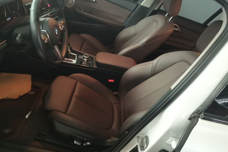 宝马1系 2021款 120i M运动曜夜版中控内饰19