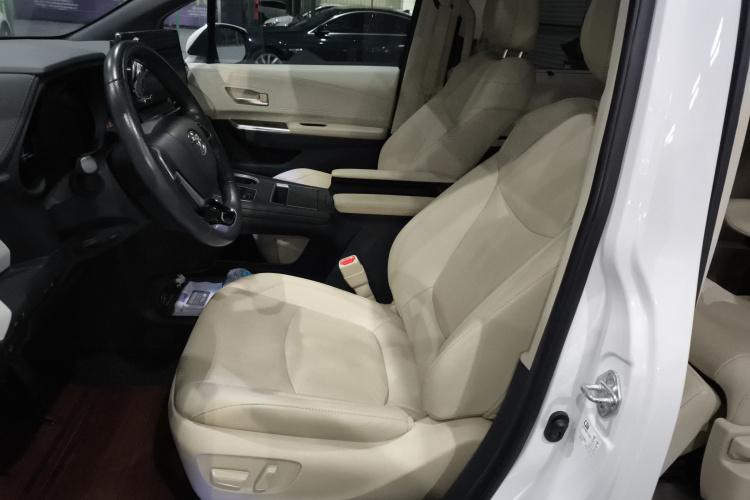 丰田 赛那SIENNA 2021款 2.5L混动 尊贵版中控内饰19
