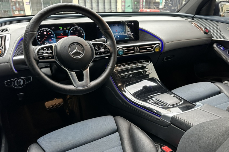 奔驰EQC 2022款 EQC 350 4MATIC中控内饰7004
