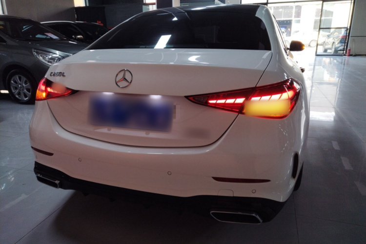 奔驰C级 2022款 C 260 L 皓夜运动版车身外观6