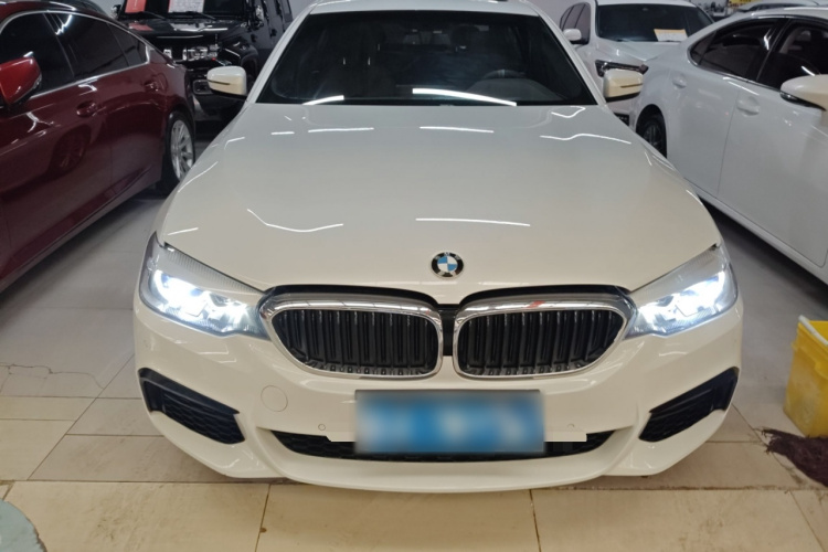 宝马5系 2020款 525Li M运动套装车身外观2
