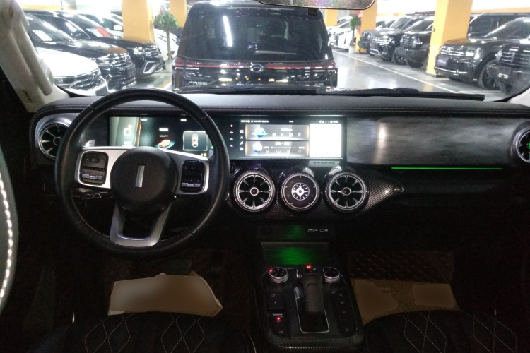 坦克300 2021款 越野版 2.0T 挑战者中控内饰12