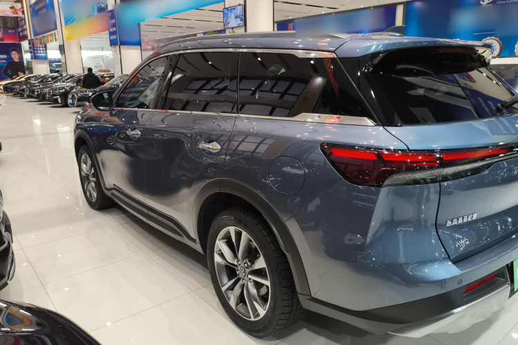 英菲尼迪QX60 2022款 2.0T 四驱豪华版车身外观4