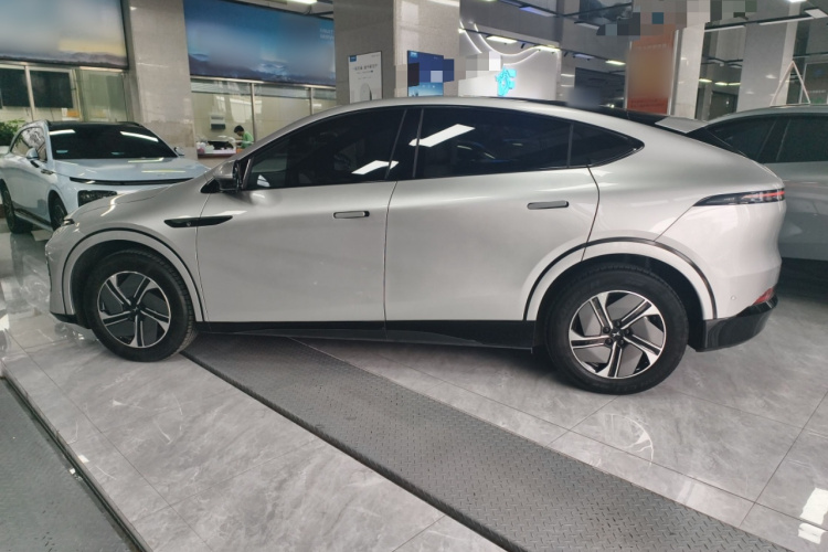 小鹏G6 2023款 580 长续航 Max车身外观4