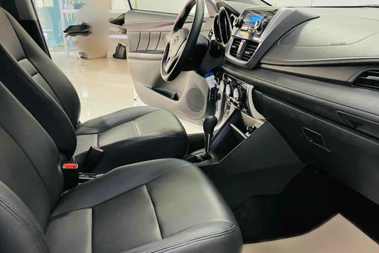 丰田 威驰 2017款 1.5L CVT创行版中控内饰7004