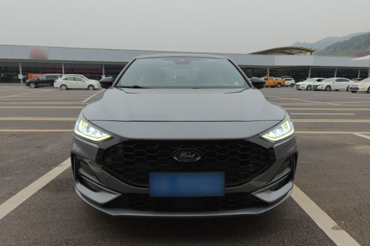 福特 福克斯 2022款 三厢 EcoBoost 180 自动ST Line车身外观6001