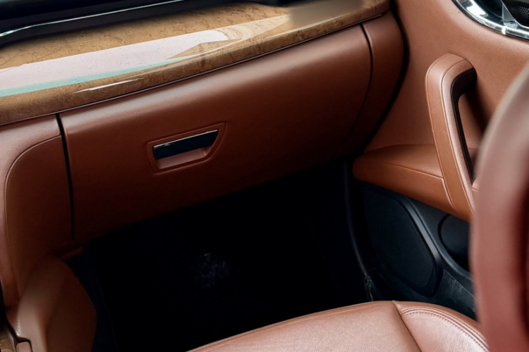 玛莎拉蒂 总裁 2013款 3.0T 标准型中控内饰7005