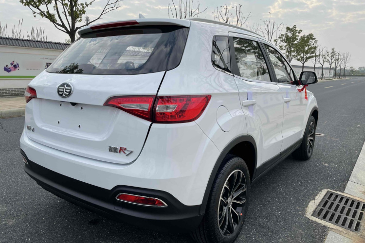 一汽 森雅R7 2024款 1.5L 自动舒适型车身外观6005