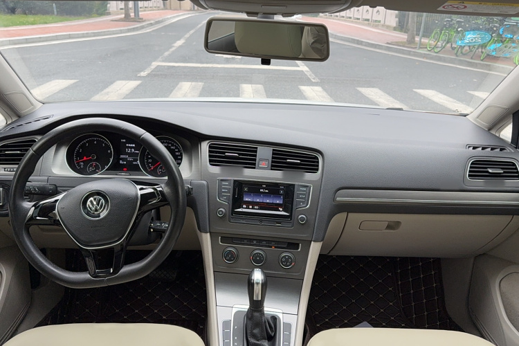 大众 高尔夫 2016款 230TSI 自动舒适型中控内饰7003