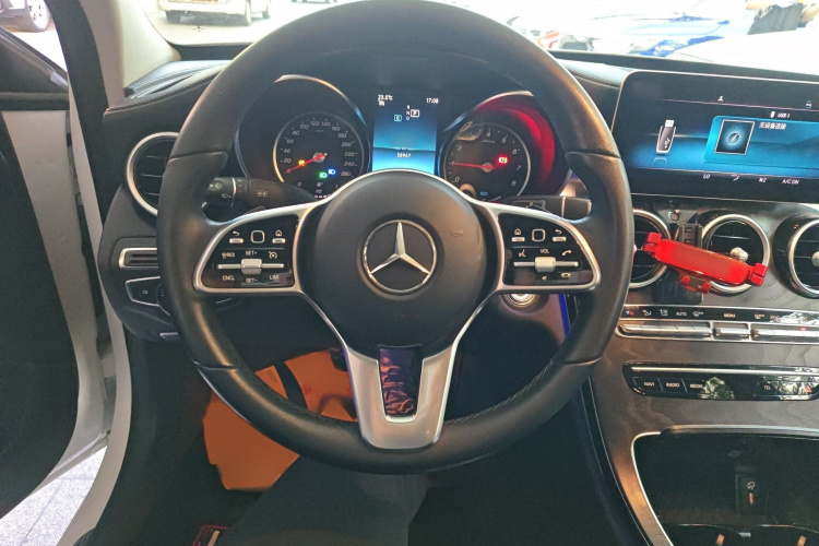 奔驰C级 2019款 C 260 L 运动版局部细节13