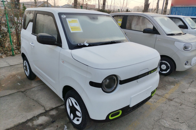 吉利银河 熊猫 2025款 210km 元气熊车身外观3