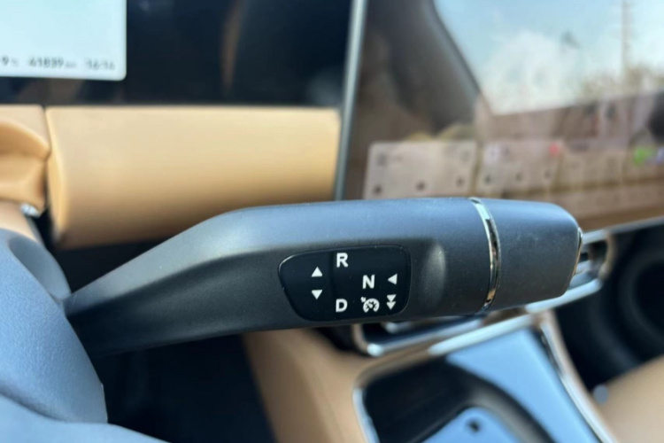 零跑汽车 零跑C01 2024款 增程 216尊享版中控内饰7003