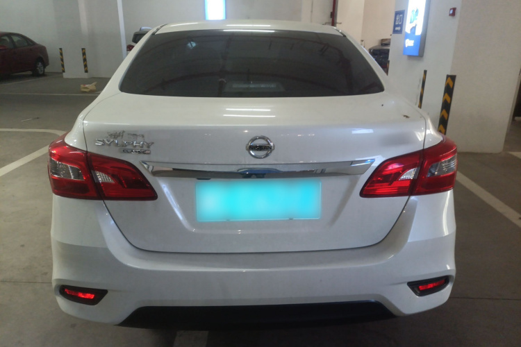 日产 轩逸 2022款 经典 1.6XL CVT豪华版车身外观6