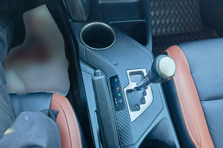 丰田 RAV4荣放 2015款 2.5L 自动四驱精英版中控内饰7004