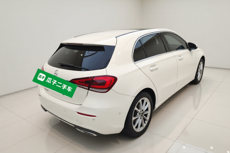 奔驰A级(进口) 2021款 A 200 时尚型车身外观7