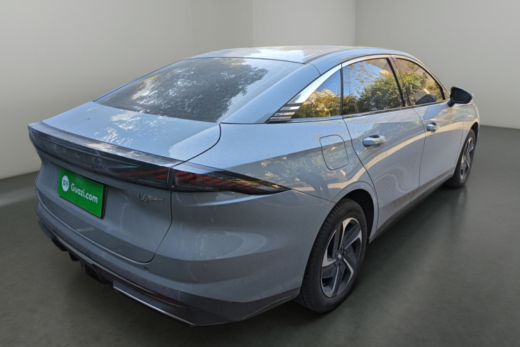 吉利银河 银河L6 2025款 EM-i 140km 星舰版车身外观7