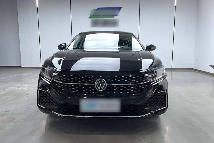 大众 帕萨特 2025款 出众款 380TSI 星空龙腾版车身外观6001