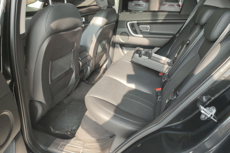 路虎 发现神行 2019款 240PS SE版 国VI中控内饰7004