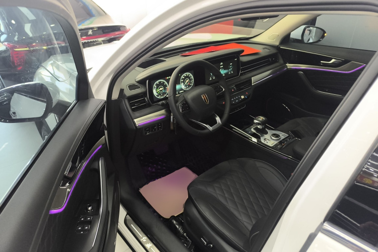 红旗HS5 2019款 2.0T 智联旗享四驱版中控内饰7003