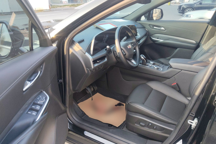 凯迪拉克XT4 2024款 28T 两驱豪华型中控内饰20