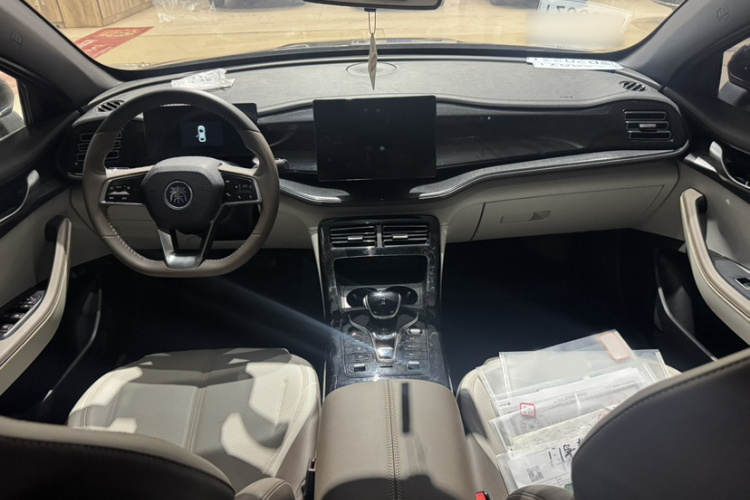 比亚迪 秦PLUS 2023款 冠军版 DM-i 55KM领先型中控内饰7004