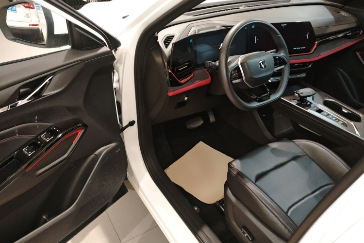 长安X5 PLUS 2024款 1.5T DCT智尊型中控内饰7003