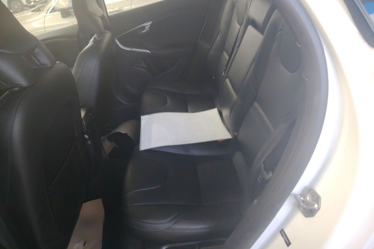 沃尔沃V40 2017款 T3 智雅版中控内饰21