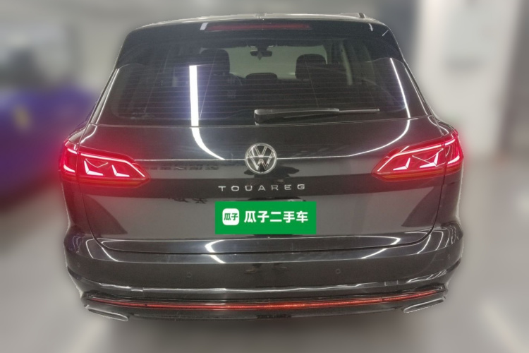 大众 途锐 2023款 3.0TSI 锐享版 曜黑运动套装车身外观6