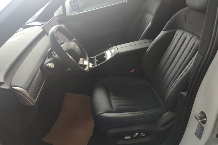 乐道L60 2024款 60kWh 后驱版中控内饰19