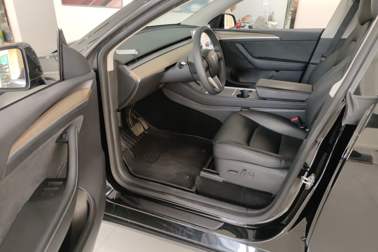 特斯拉 Model Y 2021款 长续航全轮驱动版 3D7中控内饰7003