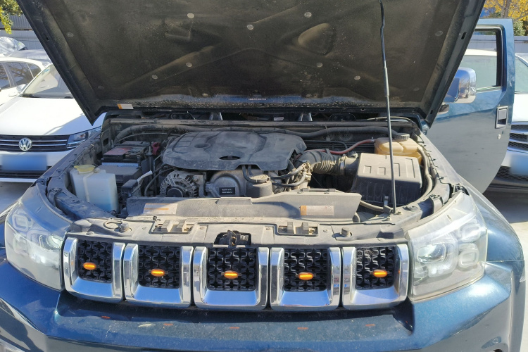 北京BJ40 2019款 2.3T 自动四驱城市猎人版尊享型 国VI机舱底盘24