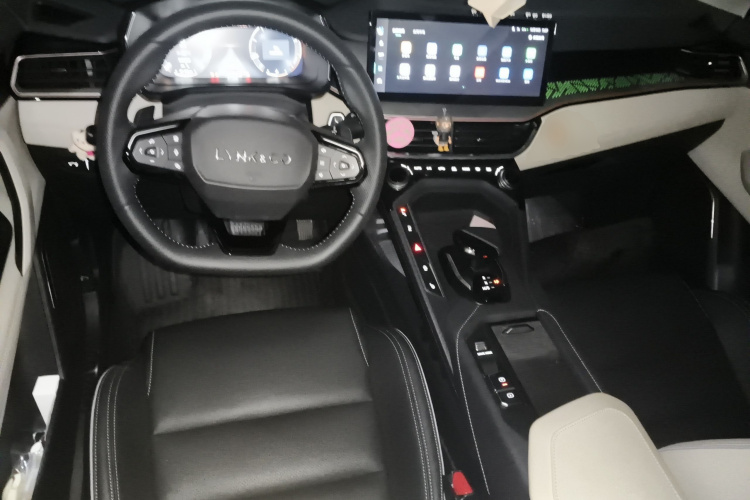 领克06 2023款 Remix 1.5T Shero中控内饰12