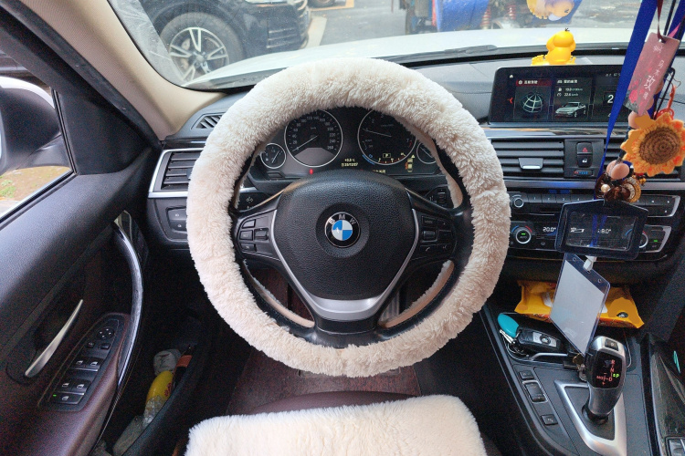 宝马3系 2019款 320Li 时尚型中控内饰13