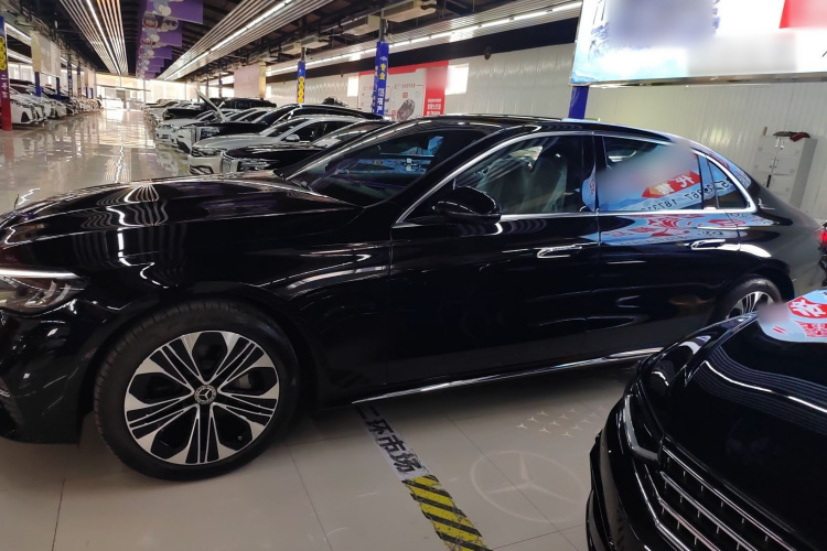 奔驰E级 2025款 改款 E 300 L 豪华型车身外观6003