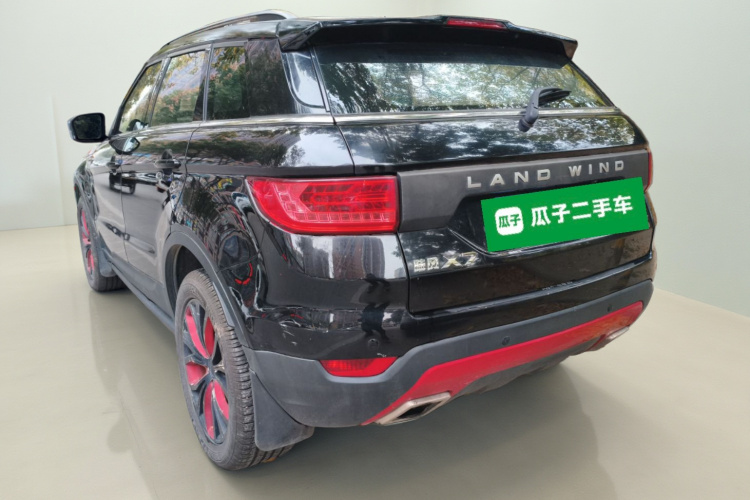 陆风X7 2015款 2.0T 全景尊贵版车身外观5