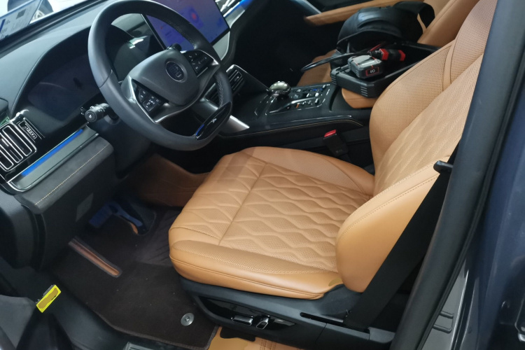 比亚迪 唐新能源 2023款 DM-i 冠军版 112KM 尊荣型中控内饰19