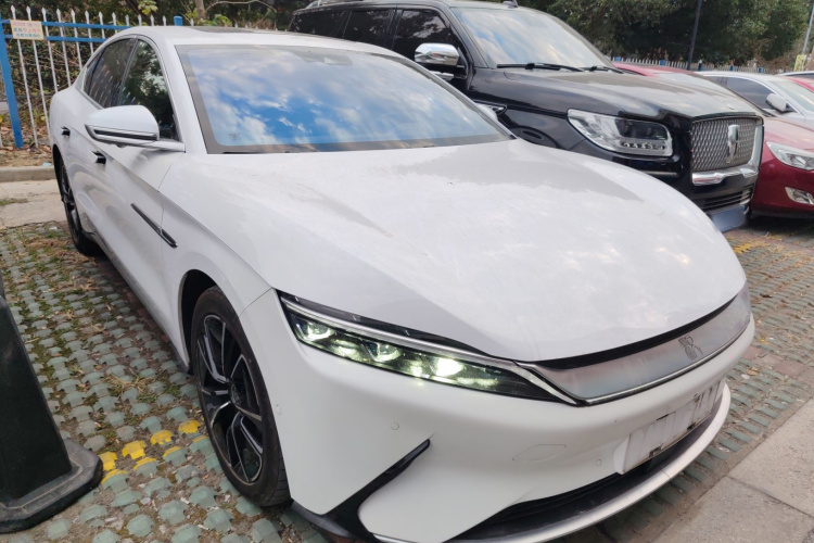 比亚迪 汉 2020款 EV 四驱高性能版旗舰型车身外观3