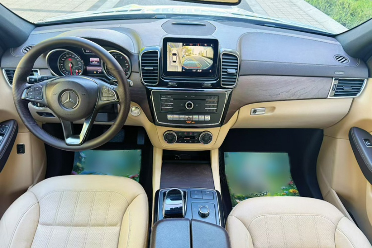 奔驰GLE 2016款 GLE 320 4MATIC 豪华型车身外观6005