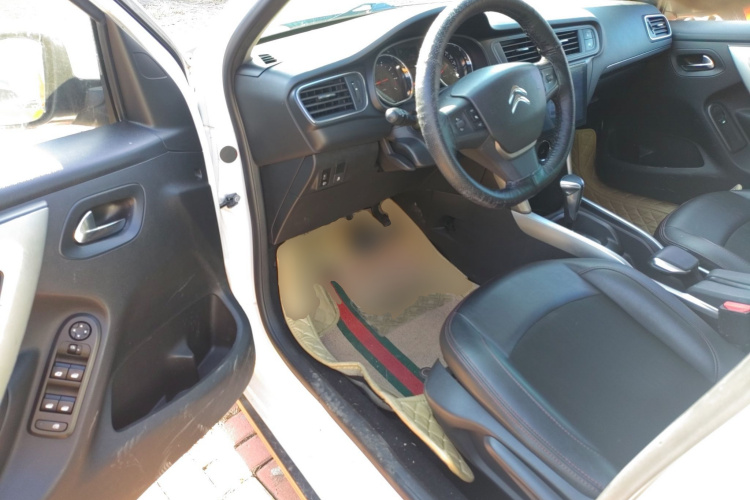 雪铁龙C3-XR 2015款 1.6L 自动先锋型中控内饰20