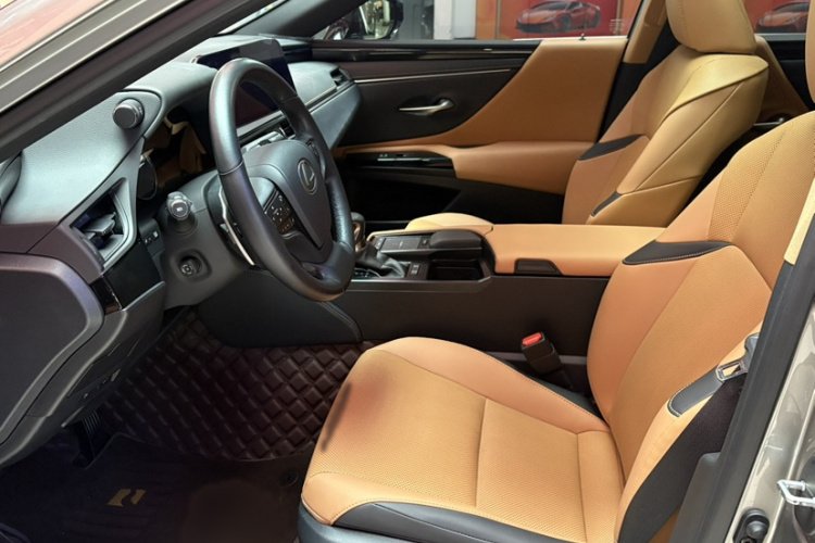 雷克萨斯ES 2021款 200 卓越版中控内饰7005