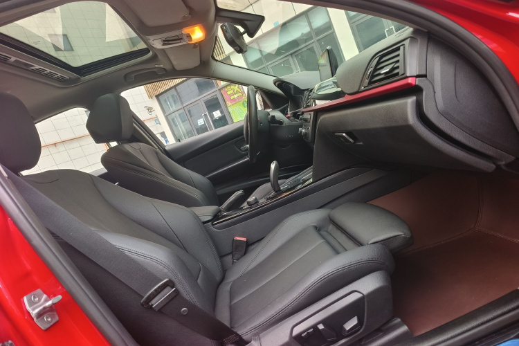 宝马3系 2015款 316i 运动设计套装中控内饰7011