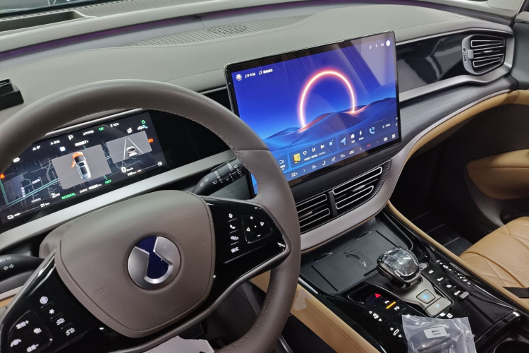 腾势D9 2022款 DM-i 970 四驱旗舰型中控内饰7002