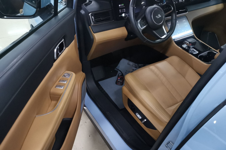 理想汽车 理想ONE 2020款 增程6座版中控内饰20