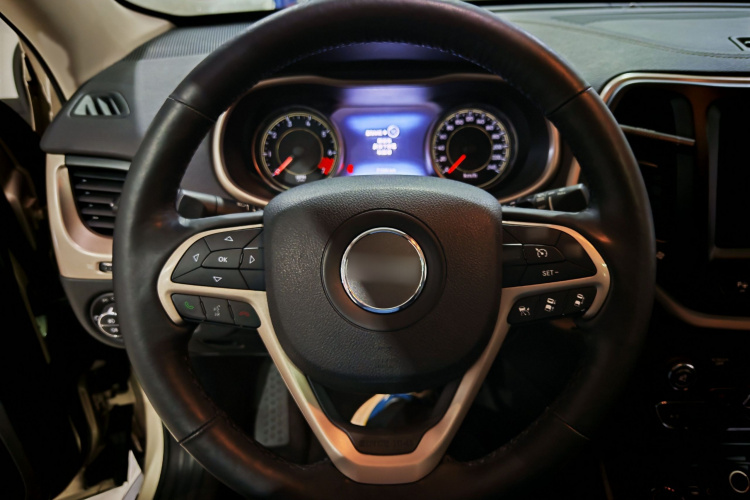 Jeep 自由光(进口) 2014款 2.4L 豪华版中控内饰7007