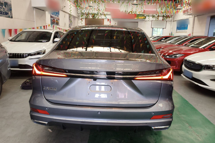 荣威i5 2024款 1.5L CVT尊荣版车身外观6