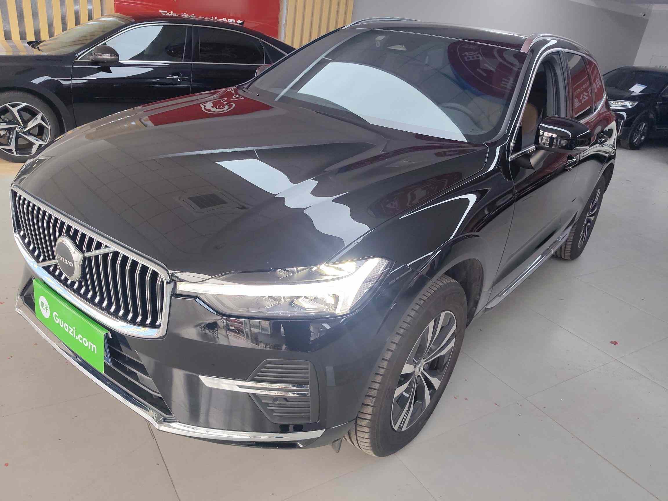 沃尔沃XC60 2025款 B5 四驱智逸豪华版(2)