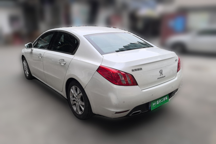 标致508 2013款 2.3L 两周年纪念 自动智享版车身外观5