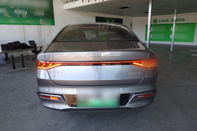 比亚迪 秦PLUS 2024款 荣耀版 EV 420KM领先型车身外观6